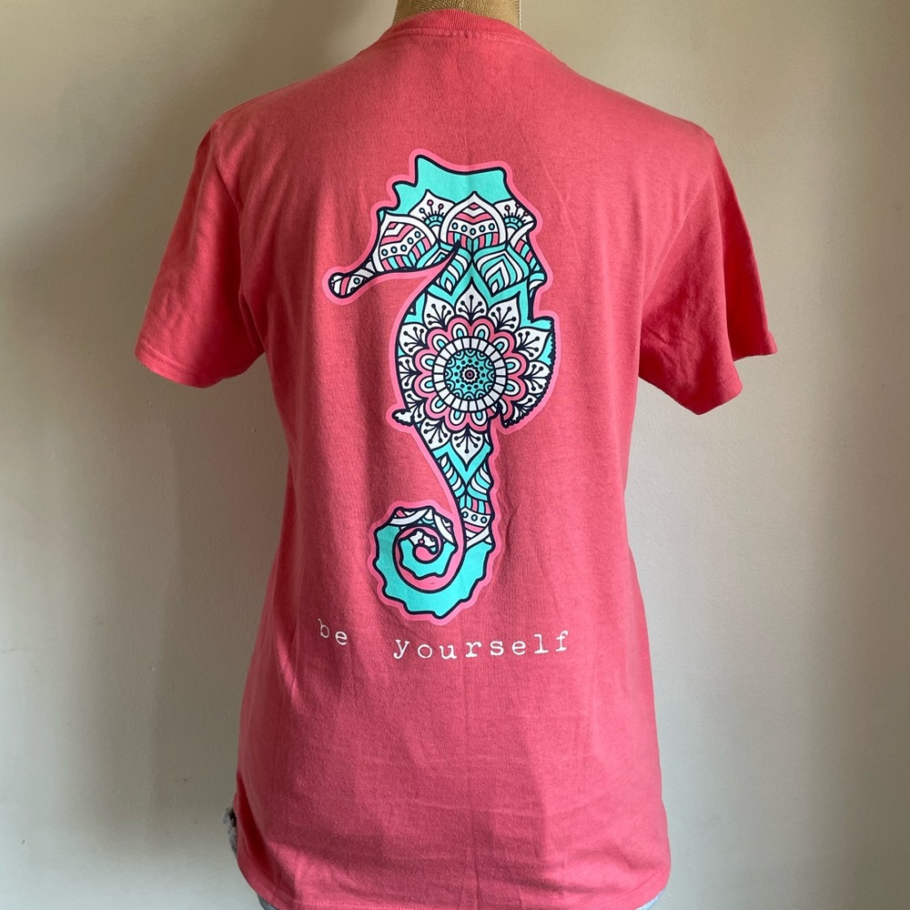 Seahorse Graphic Graphic Tee